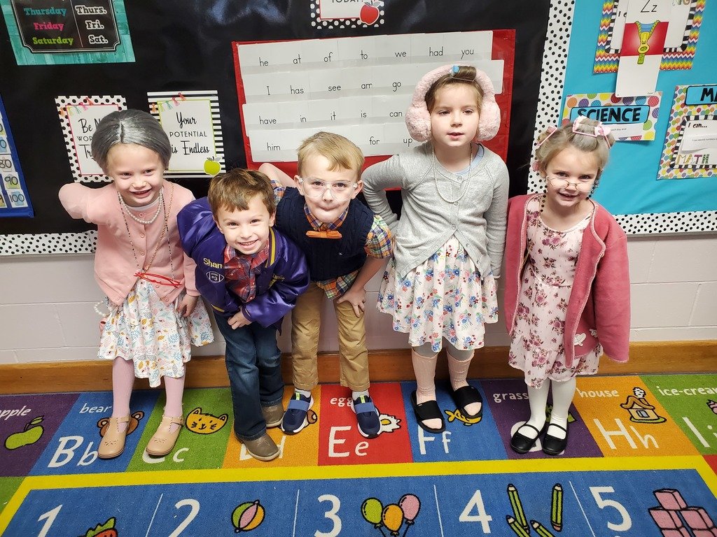 Fairviewelem17's tweet photo. We are having a great time celebrating the 100th Day of School  along with 100 years of Fairview School. https://t.co/PRrCAhcK50