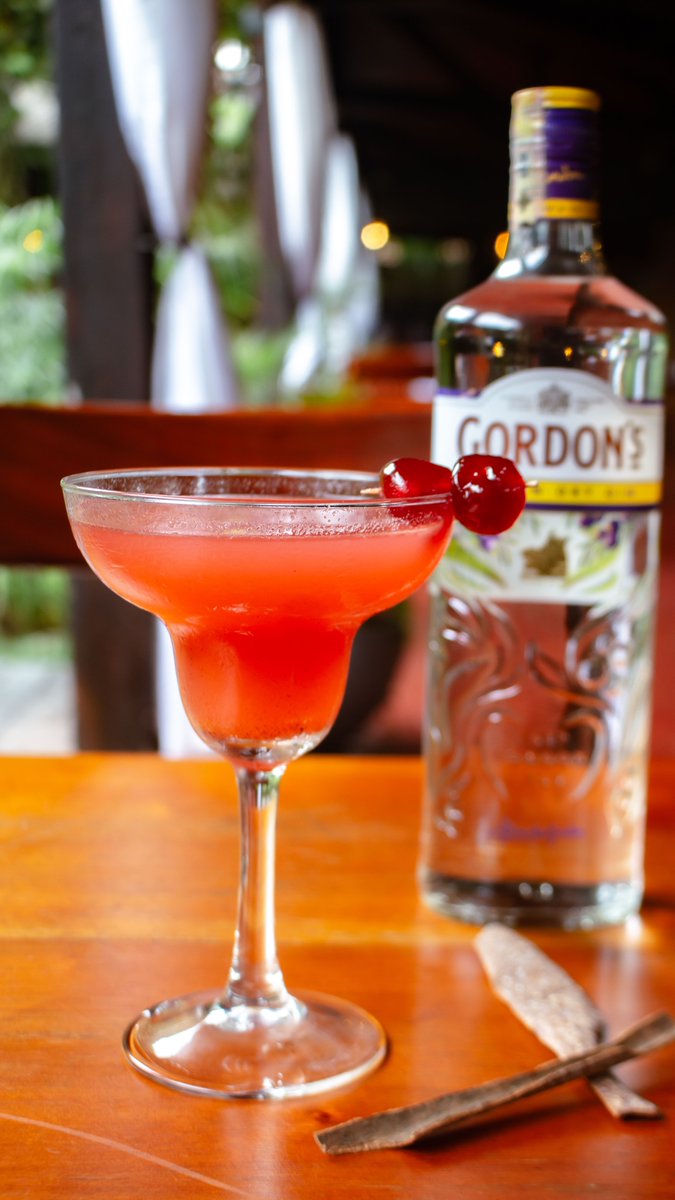 thehickory_kla's tweet photo. Meet your new favorite cocktail – the Cherry Impression.
🍹𝘈 𝘣𝘰𝘭𝘥 𝘣𝘭𝘦𝘯𝘥 𝘰𝘧 𝘴𝘸𝘦𝘦𝘵 𝘤𝘩𝘦𝘳𝘳𝘪𝘦𝘴, 𝘤𝘳𝘢𝘯𝘣𝘦𝘳𝘳𝘺 𝘢𝘯𝘥 𝘤𝘪𝘯𝘯𝘢𝘮𝘰𝘯 𝘵𝘰 𝘮𝘢𝘬𝘦 𝘵𝘩𝘦 𝘱𝘦𝘳𝘧𝘦𝘤𝘵 𝘨𝘪𝘯-𝘣𝘢𝘴𝘦𝘥 𝘤𝘰𝘤𝘬𝘵𝘢𝘪𝘭.
#TheHickory #CocktailOfTheMonth #ThirstyThursday https://t.co/mhWV8Ubmib