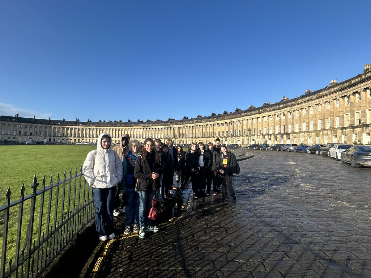 Kelmscott Classics Dept (@kelmclassdept) on Twitter photo Learning about the Royal Crescent whilst celebrating blue skies and the sun! #classics #classicstwitter #classicsforall #bath <a href="/KelmscottSchool/">Kelmscott School</a> Learning about the Royal Crescent whilst celebrating blue skies and the sun! #classics #classicstwitter #classicsforall #bath <a href="/KelmscottSchool/">Kelmscott School</a>