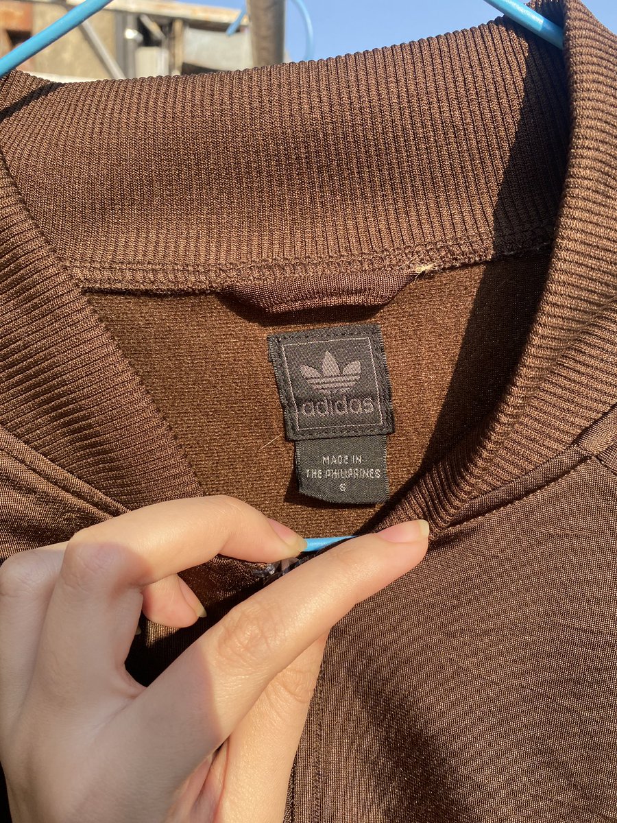 imykym's tweet photo. ส่งต่อ Adidas jacket warm สีน้ำตาลสวยมากกก
ป้ายระบุไซส์ s รอบอกประมาณ 42-50
สกรีนโลโก้หลัง ไม่มีตำหนิ 

Price 1,200 รวมส่ง
ต่อลองได้ค่ะ

สนใจ dm 
หรือแอดไลน์ id : sucharee_2130

#ส่งต่อเสื้อผ้ามือสอง #ส่งต่อadidas #adidasมือสองของแท้ #ส่งต่อcintage #ส่งต่อstylist https://t.co/ycx0DA6YAY