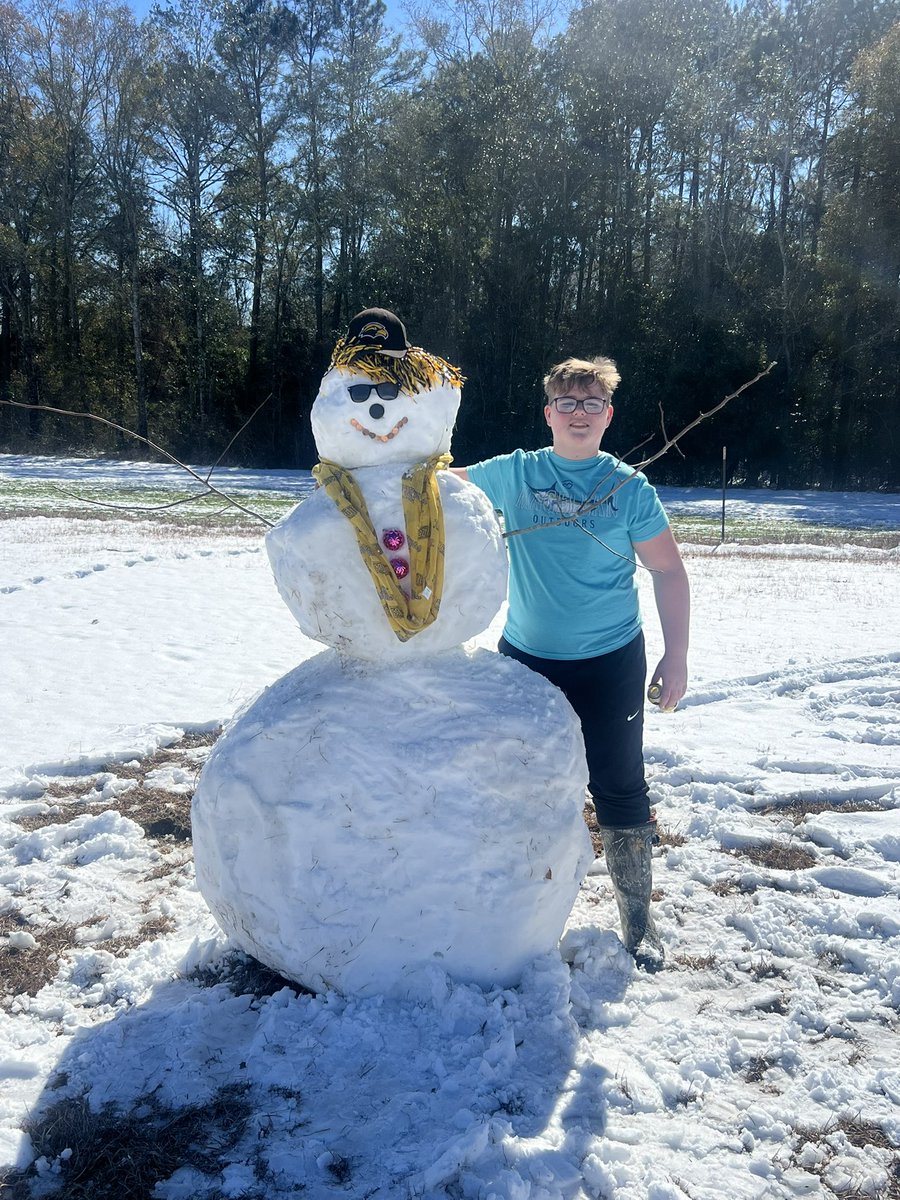 dewayne_lavelle's tweet photo. Fred the snowman. SMTTT! @USMGoldenEagles @USMVoice @USMEagleEye @SouthernMissFB @SouthernMiss 

#SMTTT #THETALON #USMALUMNI https://t.co/rh70OKhMGo
