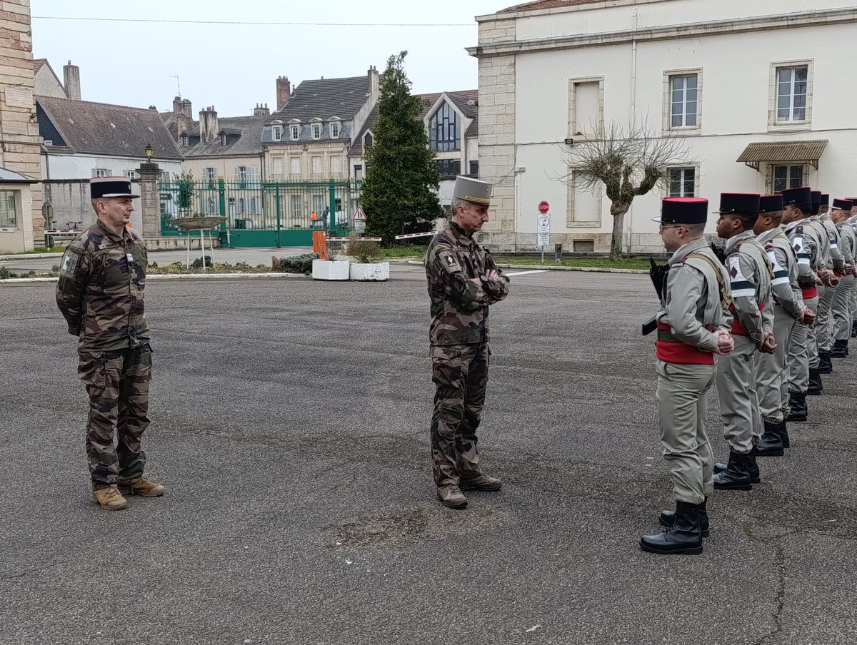 Chef de corps du 511e régiment du Train tweet media