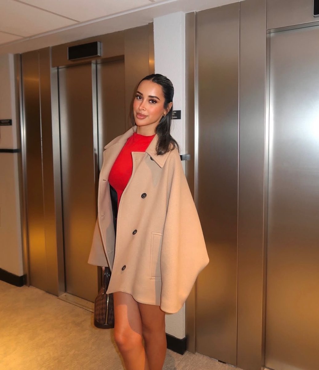 Bin wieder back ihr Loser 
Ich nehme wieder neue Loser in meinen Sklavnstahl drauf !! 

Dazu mache ich dieses Wochenende Cash and go Sessions in Nürnberg und ab Februar in Berlin! Also tretet an!!🐷