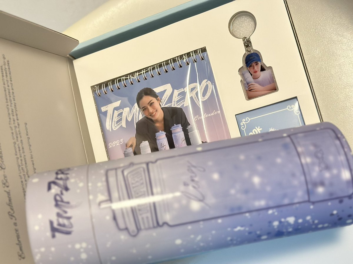 Ople_Klang's tweet photo. รอมาเกือบ 2 เดือน ได้แล้ว สวยมว๊ากกกก
ไม่กล้าใช้ สวยเกิ้น 😂
#TempZero #linglingkwong https://t.co/T9VEvDVb7y
