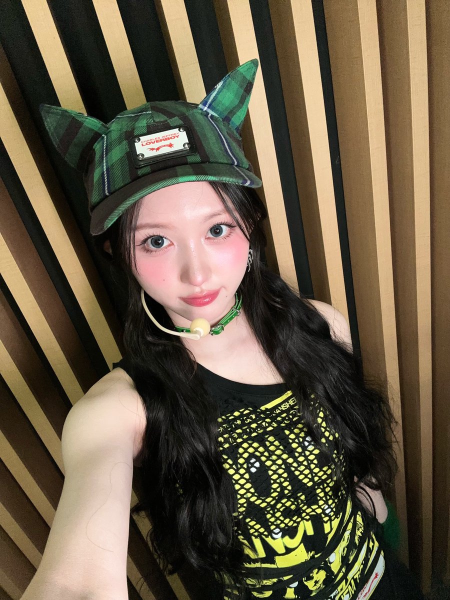TimelineVideoX's tweet photo. ㅤ
𝄞⨾𓍢ִ໋ 레블하트 첫 1위🥹🥹 고마워여 다이브❤🔥 이 모든 건 다이브 덕분에 가능했어. 항상 곁에서 응원해주고 사랑해줘서 너무 고마워어어어어 ⊹ ࣪ ˖ 앞으로도 더 좋은 무대와 음악으로 보답할게! 진심으로 사랑해 ♥︎ ⊹ ུ 𝅄
#IVE55thWin #RebelHeart1stWin
ㅤ https://t.co/BKpOJnjKN3