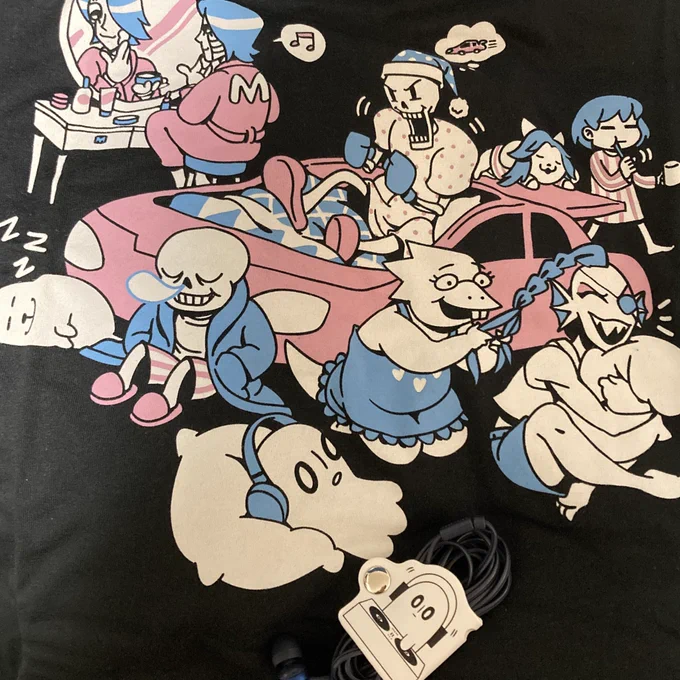 ほしかったナブスタグッズが再販してたので買っちゃったーTシャツ可愛すぎる 