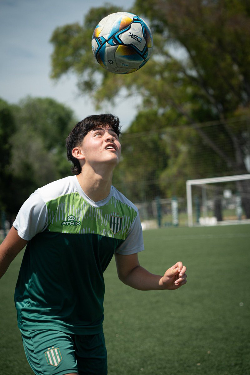SebasHurtado93's tweet photo. 13 jugadores de @DeporPasto en la convocatoria de Selección Nariño SUB 15 para su fase preparatoria.

Los trabajados se adelantan en la capital del Departamento, y se llevarán a cabo hasta el día sábado 25 de enero.

Entre los nombres que más sobresalen están: Iván Males (Arquero), Diego Trejo (Volante), José Solarte (Volante-Extremo), Felipe Ruiz (Delantero) quienes ya han entrenado con el primer equipo de Deportivo Pasto.

Dos jugadores de Confecciones Edwark de Ipiales (Andrés Leyton y Tomás Chamorro) también sobresalen entre el grupo.

🔜 José Solarte hace poco realizó una pasantía (otra vez) en Banfield de Argentina y se perfila como una de las apuestas a futuro para Pasto y el balompie colombiano.