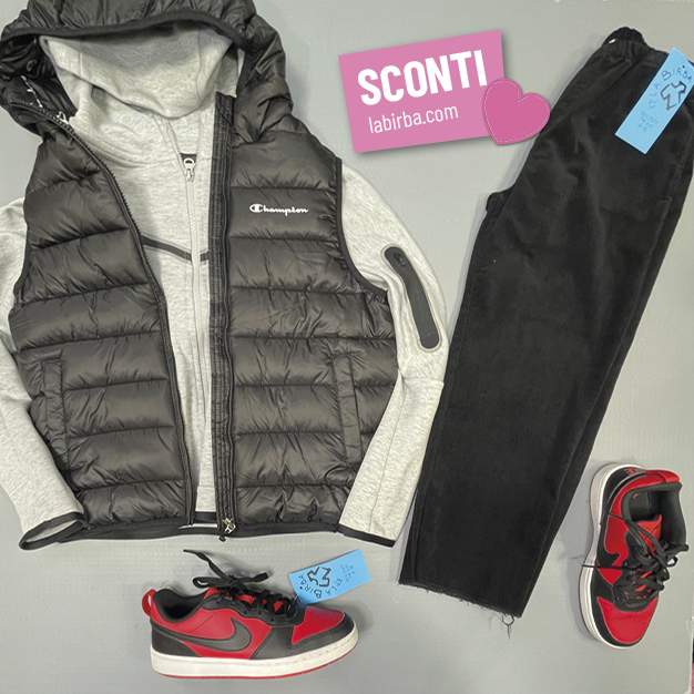 #Outfit 10/11 anni in #sconto
Felpa Nike tech
pantaloni Touriste
gilet Champion
scarpe Nike n° 38
La Birba #Ravenna
Info disponibilità labirba.com
#preloved #usatoselezionato #birbasolocosebelle #2hand
