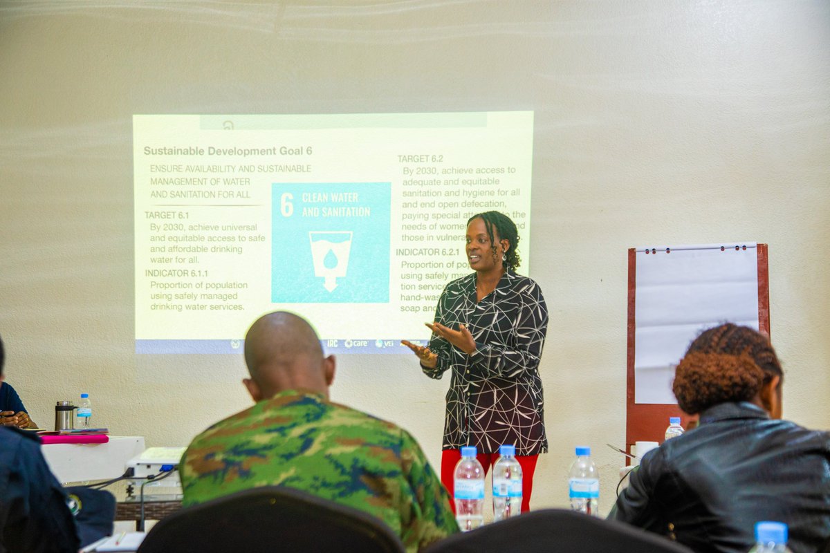 Kuri uyu wa kane, ku bufatanye bw’Akarere ka Kayonza na <a href="/careinrwanda/">CARE Rwanda</a> binyuze mu mushinga Isoko y’Ubuzima, hatangijwe amahugurwa y’iminsi 2 agamije kongerera ubumenyi abakora mu bikorwa byo gukwirakwiza amazi n’isuku n’isukura ku mikoreshereze myiza y’ibikorwaremezo by’amazi.