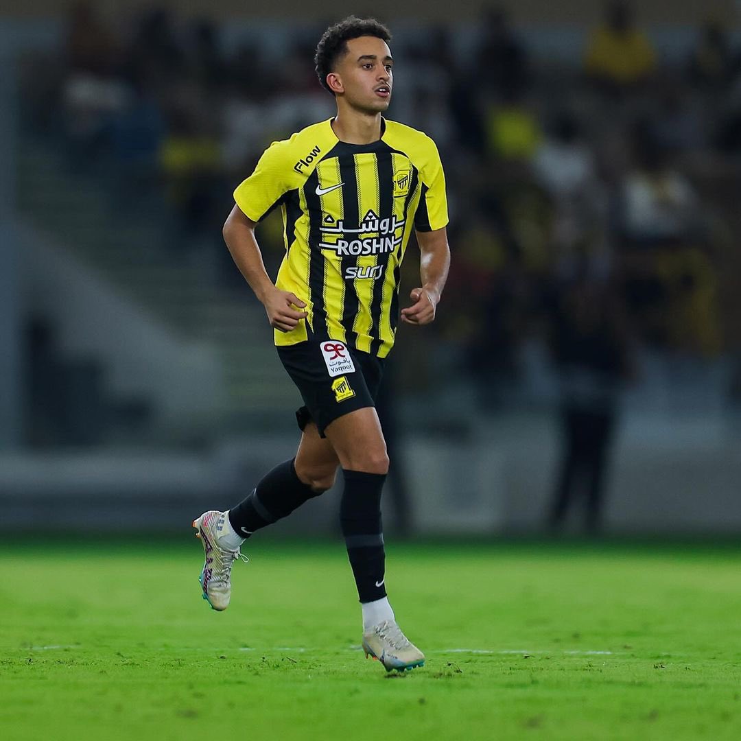 🚨🚨 عكاظ :
رغم إهتمام نادي النصر والرياض وأندية الشرقية بضم أحمد الغامدي إلا أن اللاعب متمسك بالبقاء في #الاتحاد.