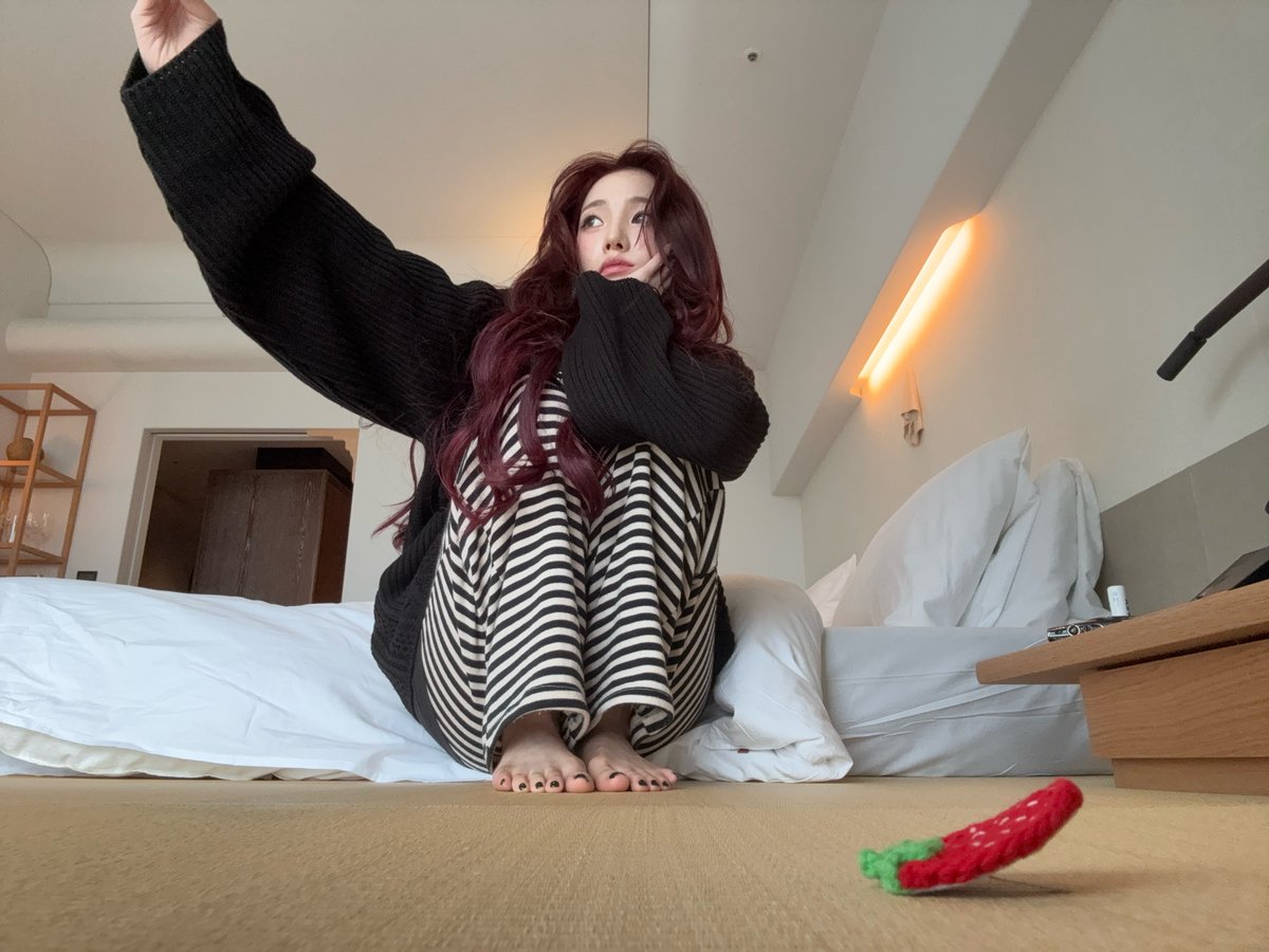 KARINA WITH RED WINE HAIR🫠