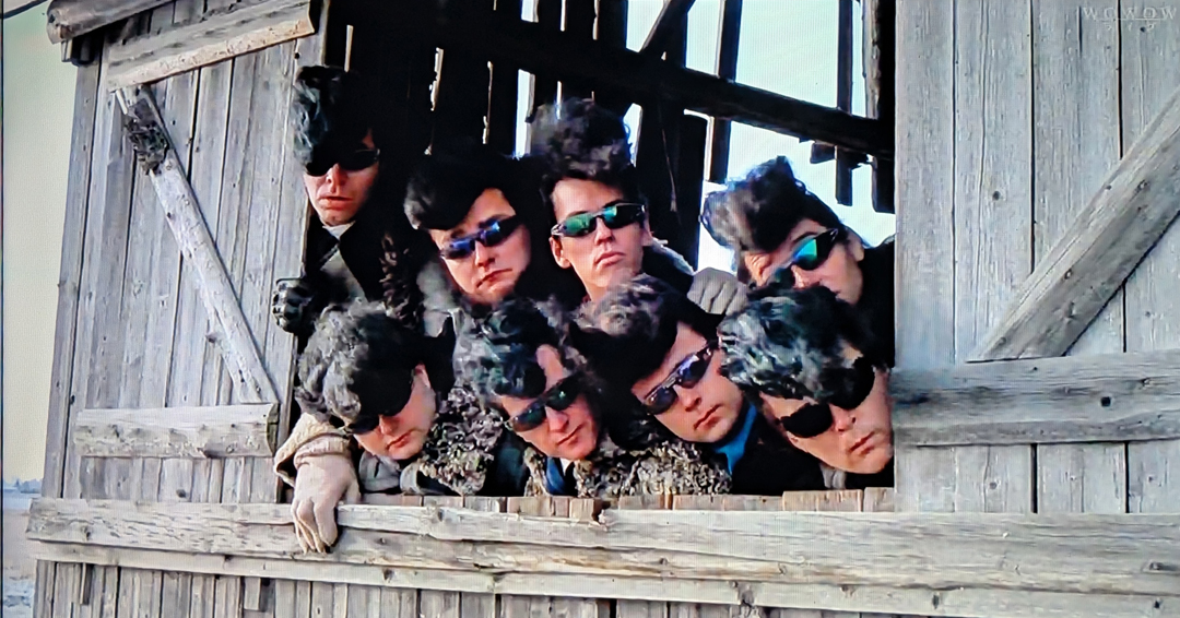 crossedlines's tweet photo. 昨年録画しておいた「レニングラード・カウボーイズ・ ゴー・アメリカ」を今頃鑑賞。
🇫🇮カウリスマキ監督の出世作ようやく見れました。 
80年代の🇺🇸コメディも感じながら独特の間や動き、
流れが相まって 不思議な満足感☺️ 
26日深夜カウリスマキ作品大量（⁉）放送。
深夜にレコーダーフル回転💿！ https://t.co/tBa4qSlaNE