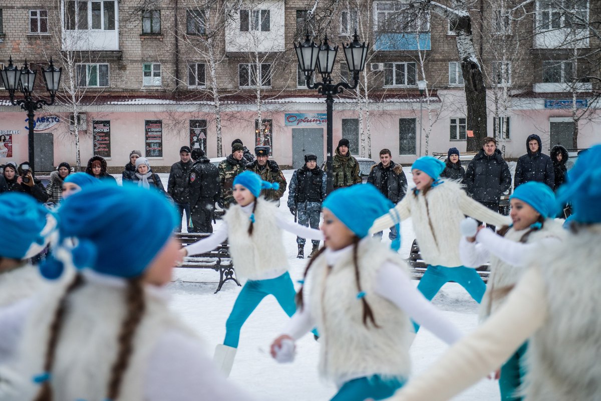 World Press Photo (@worldpressphoto) on Twitter photo Photo of the Day | Members of a Russian-backed militia attend a Christmas performance by the local children's dance group on the main square of Russian-occupied Khartsyzsk on 6 January 2015. By <a href="/Serhiikorovayny/">Serhii Korovayny</a>, for the 2024 Joop Swart Masterclass: worldpressphoto.org/education/prog… Photo of the Day | Members of a Russian-backed militia attend a Christmas performance by the local children's dance group on the main square of Russian-occupied Khartsyzsk on 6 January 2015. By <a href="/Serhiikorovayny/">Serhii Korovayny</a>, for the 2024 Joop Swart Masterclass: worldpressphoto.org/education/prog…