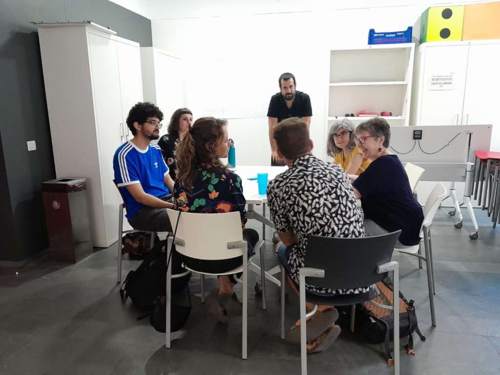 AltresEconomies (@altreseconomies) on Twitter photo 📢 No et perdis la jornada informativa sobre les noves ajudes del #PlaIntegraldelEconomiaSocial!
39 M€ per projectes
📅 24/1 - 11 h
<a href="/empleogob/">Ministerio Trabajo y Economía Social</a>
#EconomiaSocial #Ajuts #InnovacióSocial
🔗 Retransmissió en directe: tuit.cat/5aKfO
👉Més info: tuit.cat/qgurk 📢 No et perdis la jornada informativa sobre les noves ajudes del #PlaIntegraldelEconomiaSocial!
39 M€ per projectes
📅 24/1 - 11 h
<a href="/empleogob/">Ministerio Trabajo y Economía Social</a>
#EconomiaSocial #Ajuts #InnovacióSocial
🔗 Retransmissió en directe: tuit.cat/5aKfO
👉Més info: tuit.cat/qgurk
