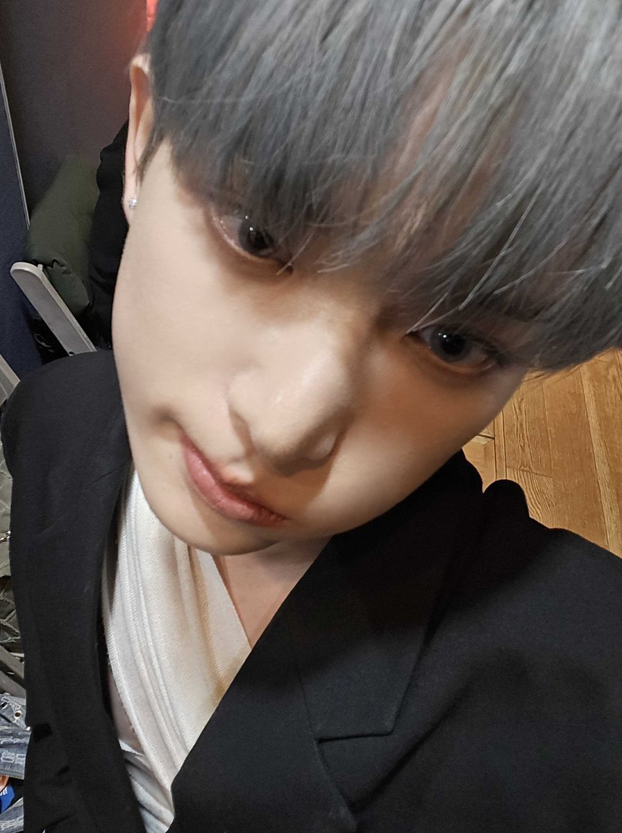 andTEAM_members's tweet photo. 첫방!! 땡큐😊

#andTEAM #HARUA https://t.co/wBuoprZgQx