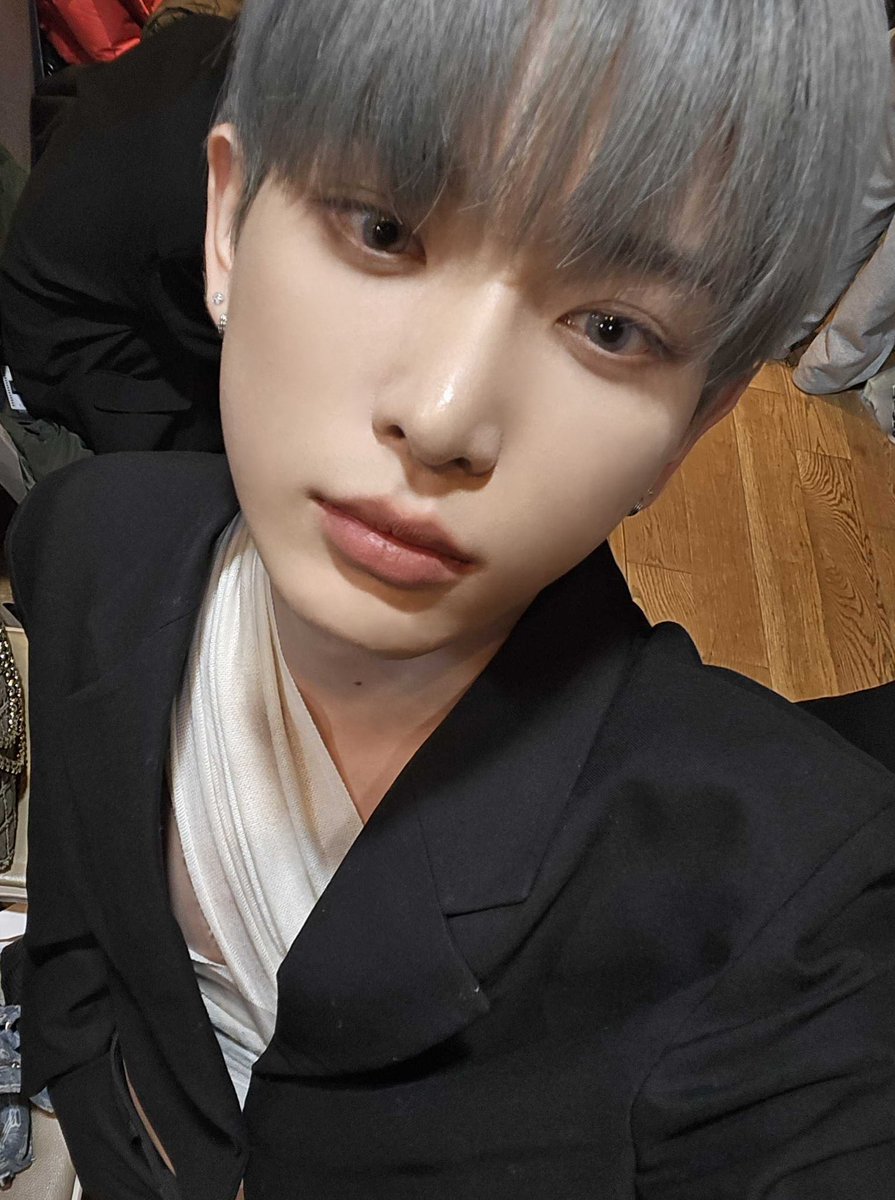 andTEAM_members's tweet photo. 첫방!! 땡큐😊

#andTEAM #HARUA https://t.co/wBuoprZgQx