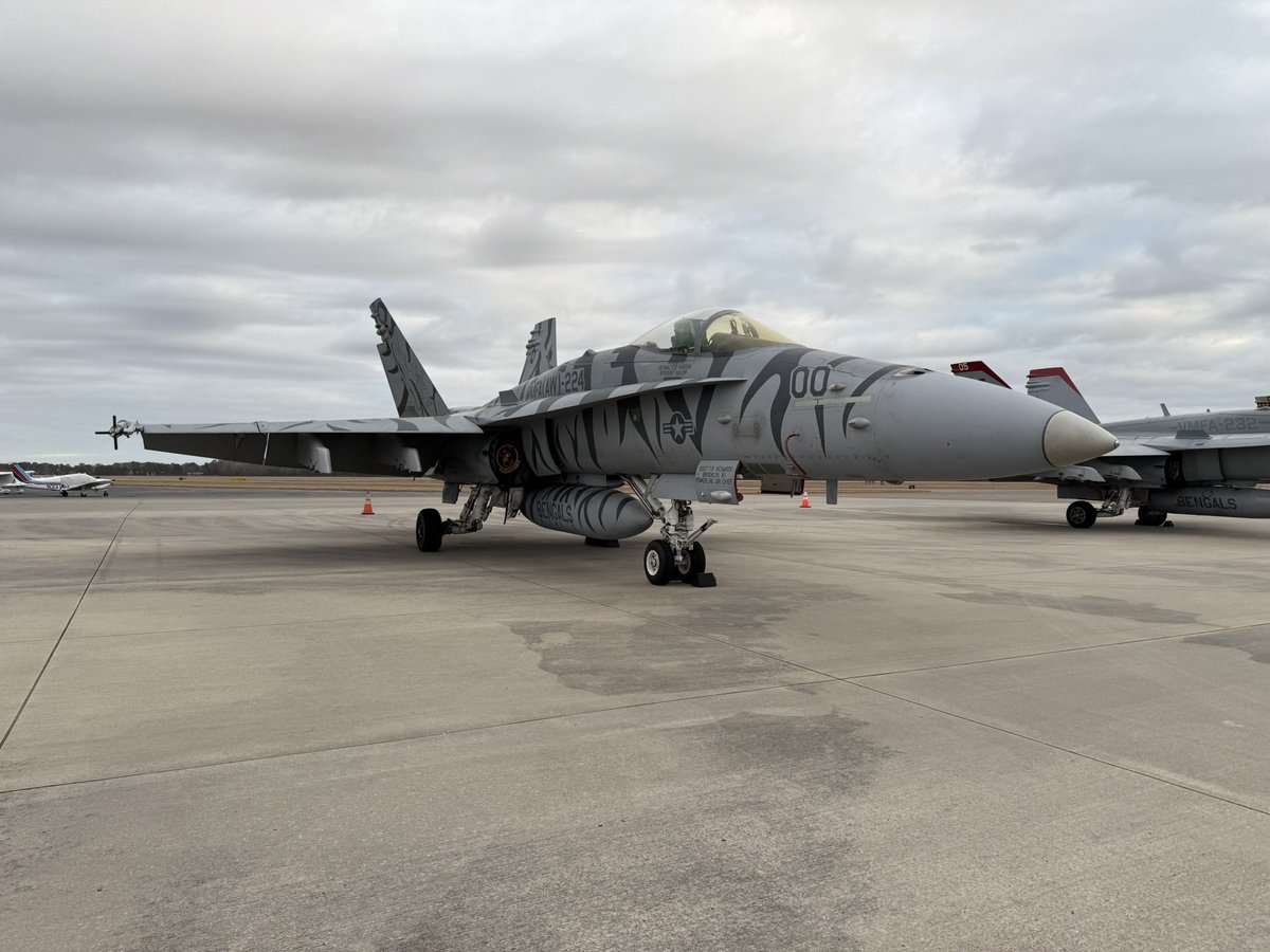jonmalizia's tweet image. VMFA - 224 at Wilmington International Airport #F18C #BengalsF18 #F18LegacyHornet