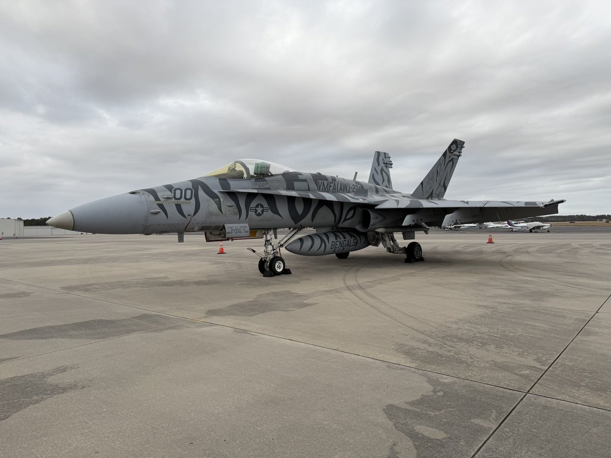 jonmalizia's tweet image. VMFA - 224 at Wilmington International Airport #F18C #BengalsF18 #F18LegacyHornet