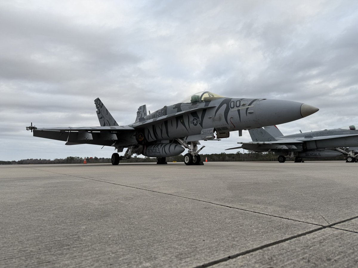 jonmalizia's tweet image. VMFA - 224 at Wilmington International Airport #F18C #BengalsF18 #F18LegacyHornet