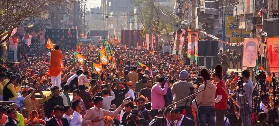 #किराड़ी_में_योगी_जी_की_हुंकार 

आज हिन्दू हृदय सम्राट, उत्तर प्रदेश के यशस्वी मुख्यमंत्री माननीय महंत श्री योगी आदित्यनाथ जी ने किराड़ी विधानसभा में भाजपा प्रत्याशी श्री बजरंग शुक्ला जी के समर्थन में विशाल जनसभा को सम्बोधित किया।🙏🌹
कार्यक्रम में उपस्थित बड़े बुज़ुर्गो, युवा