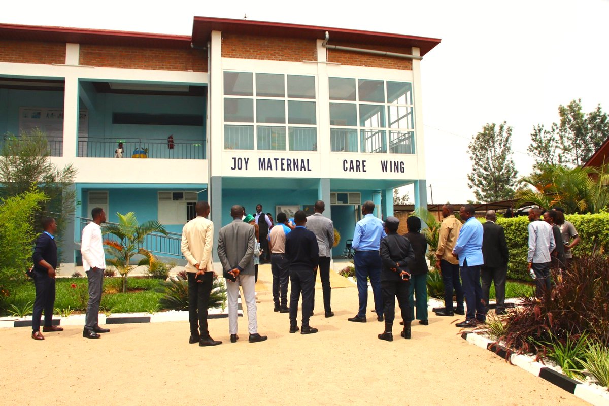 Gasore S. Foundation (@gsf_rc) on Twitter photo Today,we were thrilled to welcome HerExcellency <a href="/AmbEinatWeiss/">Einat Weiss</a> from <a href="/IsraelinRwanda/">Israel in Rwanda🇮🇱🇷🇼🇧🇮</a> to our campus! This event provided us with an opportunity to showcase our diverse programs in education, healthcare,and community empowerment as we collaborate for a brighter future for everyone! Today,we were thrilled to welcome HerExcellency <a href="/AmbEinatWeiss/">Einat Weiss</a> from <a href="/IsraelinRwanda/">Israel in Rwanda🇮🇱🇷🇼🇧🇮</a> to our campus! This event provided us with an opportunity to showcase our diverse programs in education, healthcare,and community empowerment as we collaborate for a brighter future for everyone!
