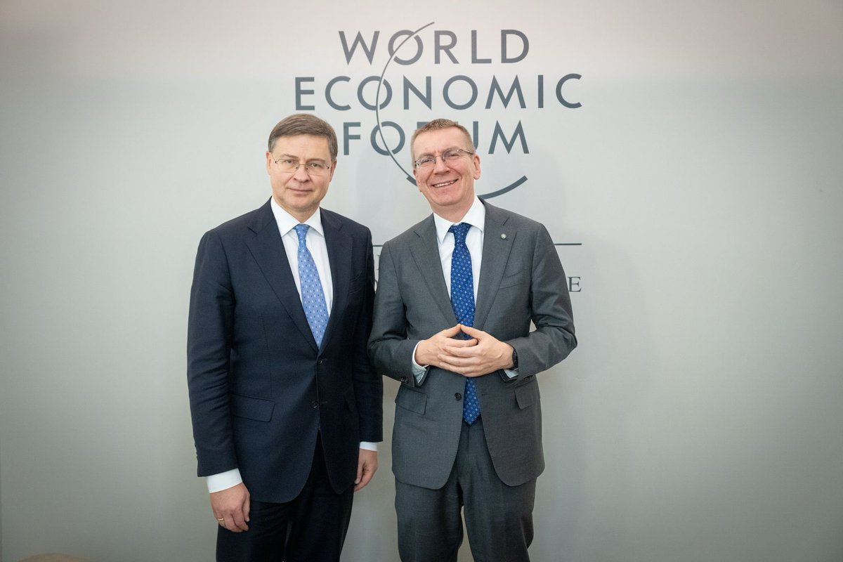 Gandarījums Davosā satikt 🇱🇻 Valsts prezidentu <a href="/edgarsrinkevics/">Edgars Rinkēvičs</a> un pārrunāt 🇪🇺 aktualitātes: transatlantisko attiecību stiprināšanu un turpmāku atbalstu Ukrainai.

Apspriedām Latvijas prioritātes Eiropas Komisijas darba programmai 2024-2029, tai skaitā birokrātijas mazināšanā.