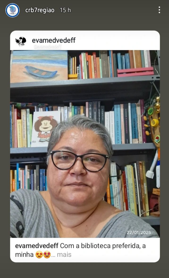 CRBsete's tweet image. CRB-7 EM AÇÃO: O Library Shelfie Day da nossa Presidenta, Eva Medvedeff!

#crb7 #crb7comvc #LibraryShelfieDay