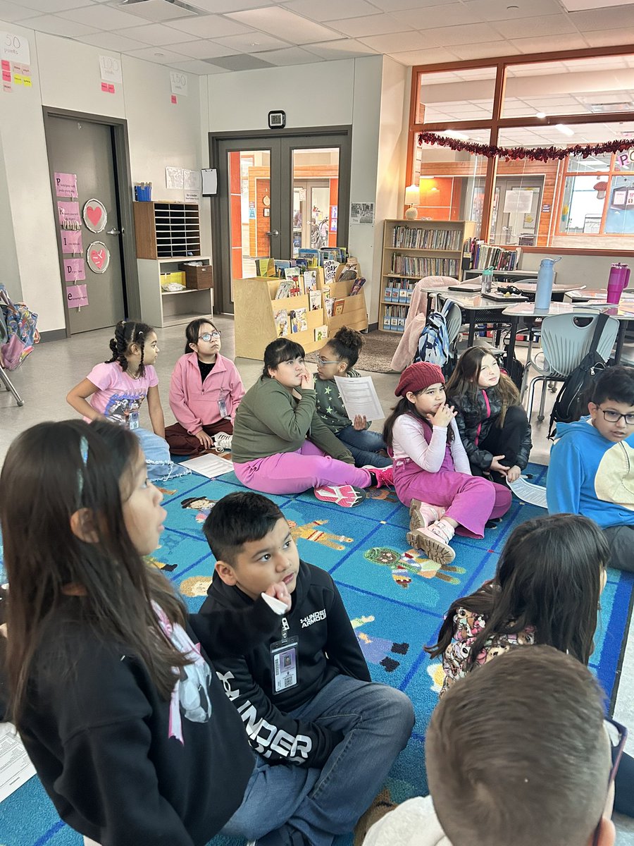 EmilyWesterburg's tweet photo. Practicing using the ECR rubrics to rate our own writing. The kids are having some great conversations 

#pisdlachat https://t.co/PNyc5RrnVC