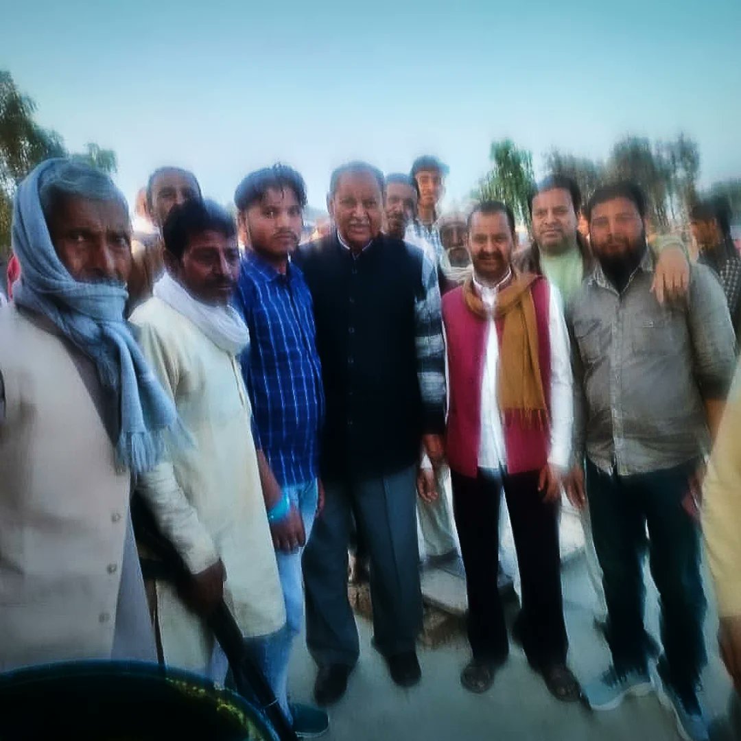 Amarsinghydvmla's tweet image. दिनांक 22/1/25 को जीरोली खुर्दा में श्री विजय पाल सिंह के पिता स्व• श्री लाकन पाल सिंह के त्रियोदशी संस्कार में शामिल हुए (अमर सिंह यादव,पूर्व विधायक) सिकंदराराऊ, हाथरस। #ओमशान्तिओम