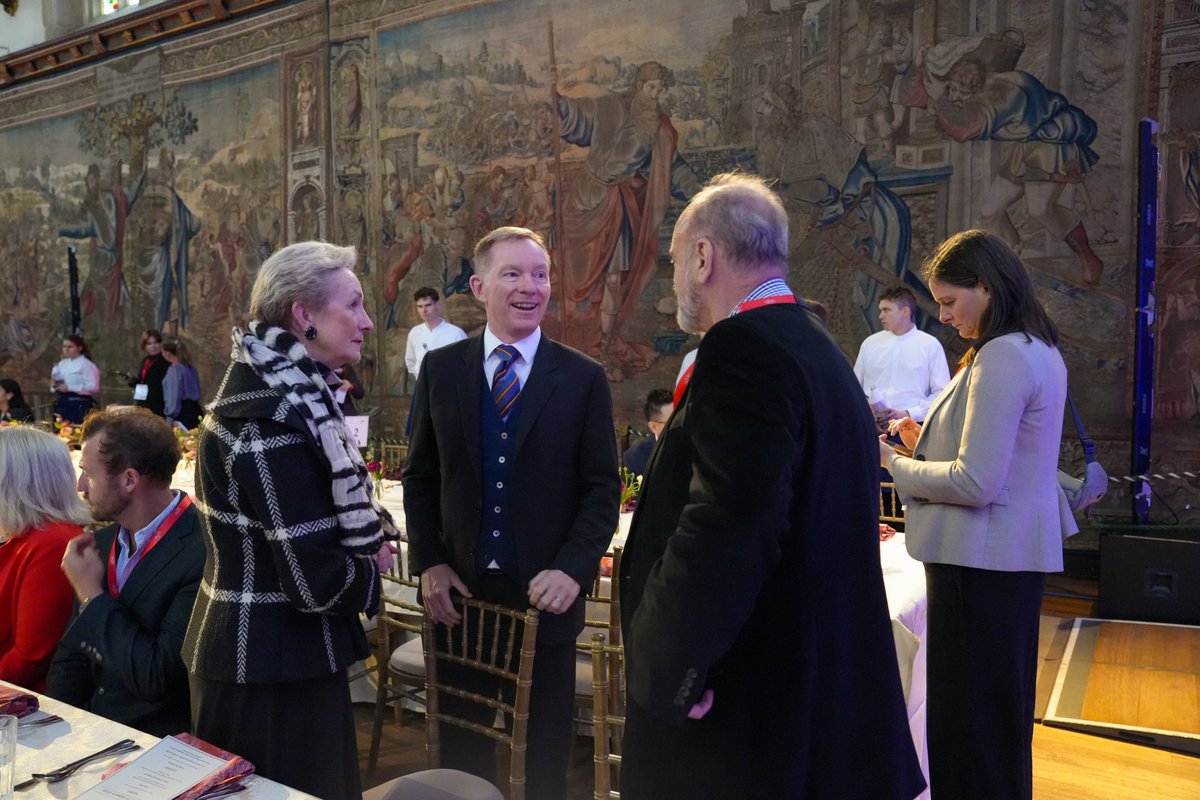 DCMS's tweet photo. Tourism Minister @rhonddabryant visited Hampton Court Palace today for the annual Showcase Britain event, where organisations from the across the country met to attract investment and boost business https://t.co/OZkqPU1M2H