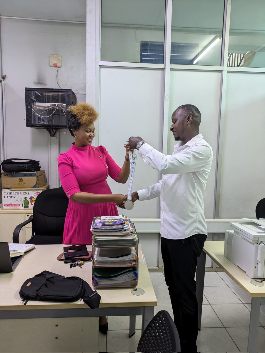 ChogmFc's tweet photo. #powerpartnerships
Earlier today our resident coordinator @berlin_ug presented the appreciation medal to @CavendishUg for outstanding partnership with @ChaapaLeague this past season.
#partnerappreaciationweekπ https://t.co/y28OIRDp5Y