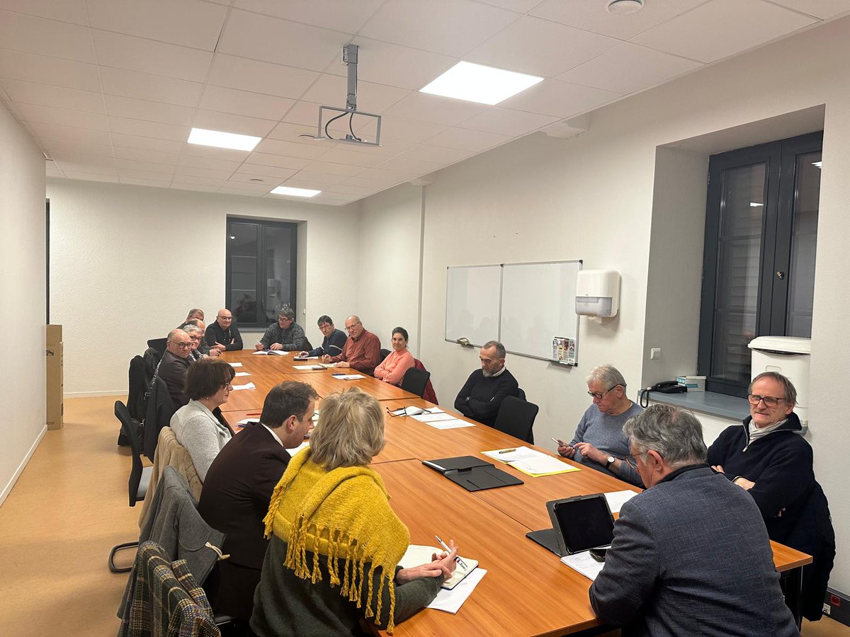 📅 Préparation du Congrès de l’AMF 32 !
🔹 Point cotisations &amp; partenaires
🔹 Réflexion thème &amp; tables rondes
🔹 Validation des comptes pour le vote au Congrès
Un moment clé pour nos collectivités !
#AMF32 #ÉlusLocaux #Gers