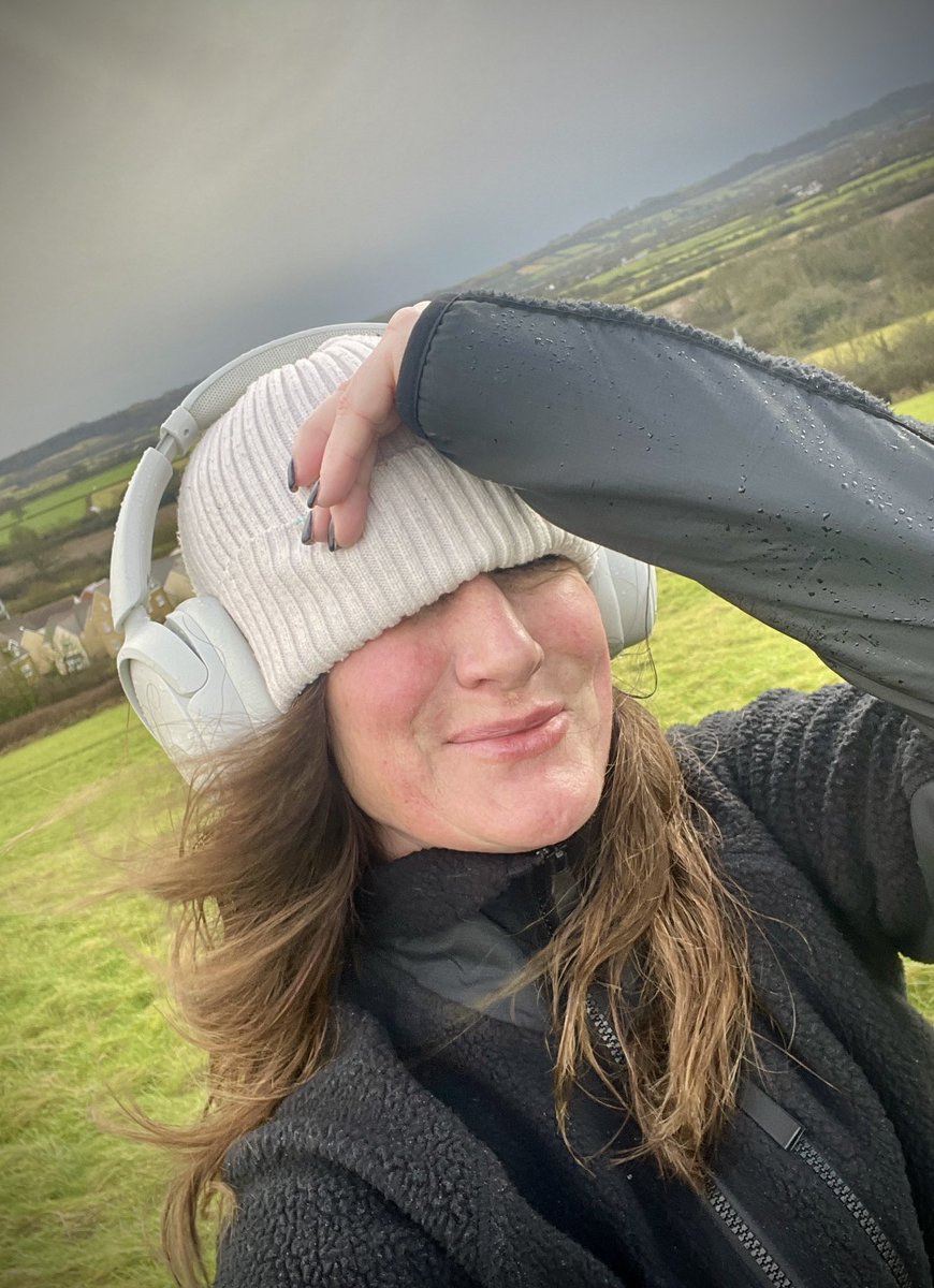 EdithCameron6's tweet photo. Thursday can only mean one thing. B@stard hill reps. What made it special today was the pi@@ing rain 😂😂
#3peakstraining https://t.co/bmYTBkfb2C