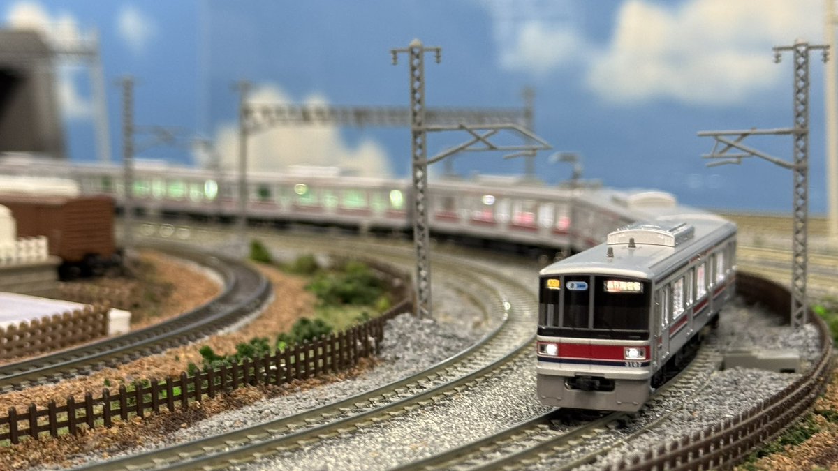 TEC400_S4's tweet photo. 今日は時間がポッカリ空いてしまったので、再び @PLUS_PORT さんへ…。
今日は組み上げた理屈を検証しに…成功はしたのに違うところが気になる…できてしまうと次の課題が出てくる…。
今回は素敵な出会いもあり、店長さんにもいつもながら感謝…。
#ゆる鉄モデラー
#PLUSPORT
#貸しレ https://t.co/W915bSlXF7