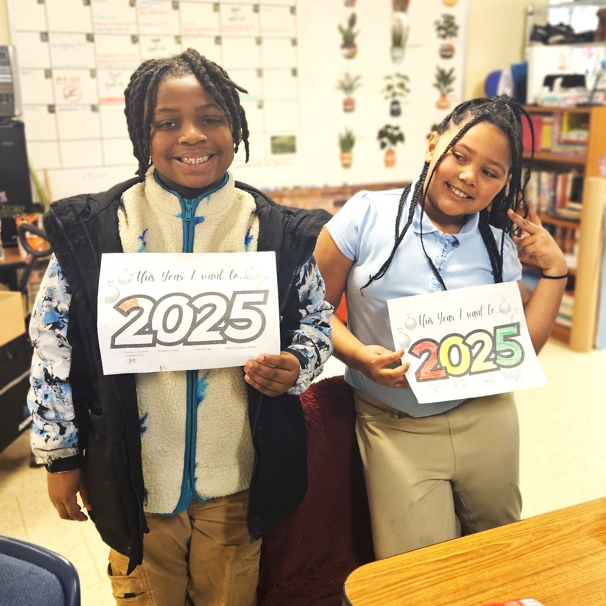 cischarlotte's tweet photo. Love how our Site Coordinators help their students set individual goals for the New Year and the new school quarter! They also remind them how important it is to be in school every day, which will help them reach their goals. #BeingPresentMatters #Goals #inschooleveryday https://t.co/zlyL8bkwtg