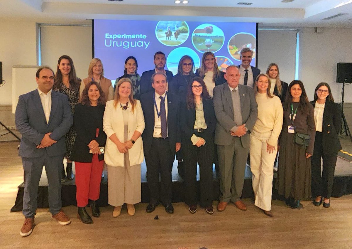 El Subsecretario <a href="/MonzeglioRemo/">Remo Monzeglio</a> y el Director Nacional <a href="/roquebaudean/">Roque Baudean</a> participan de una nueva instancia de Experimente Uruguay, actividad realizada por <a href="/CamturUruguay/">CAMTUR Uruguay</a> en el marco de <a href="/fitur_madrid/">FITUR</a>.