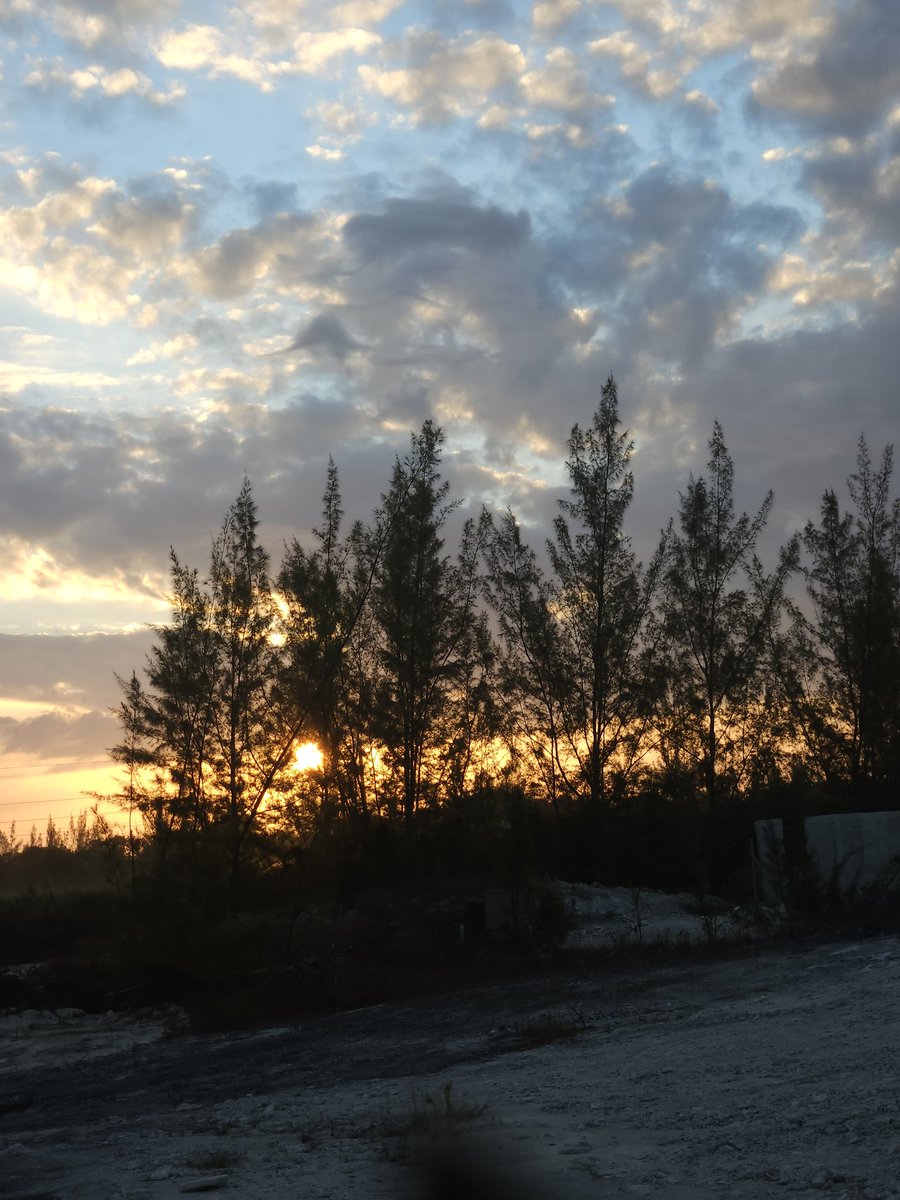ewtagency242's tweet photo. Beautiful Sunrise 🇧🇸 https://t.co/wy6f1OBcqe
