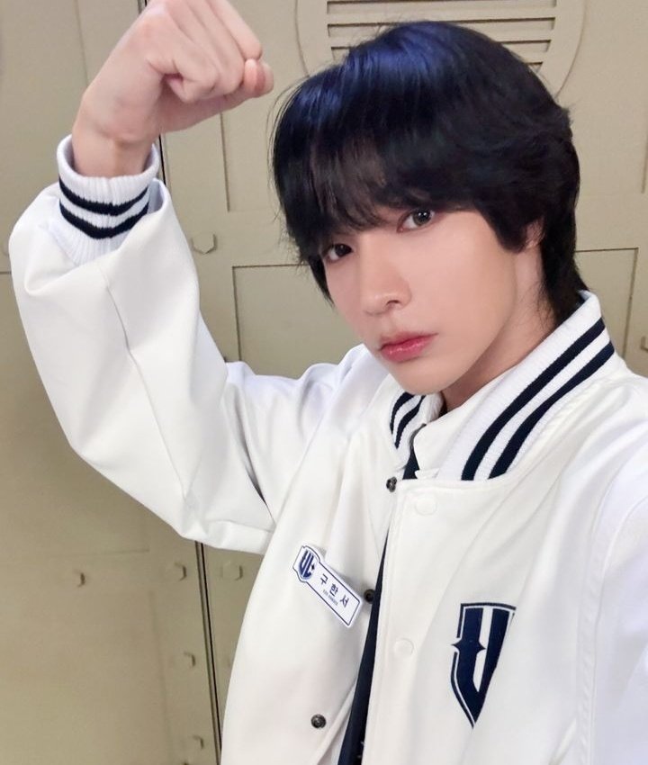 HanseoGlobal's tweet photo. FINAL D-DAY ‼️

Don't forget to vote after 22:30 KST guys! the app may crash sometimes on the final broadcast so try to have your accounts setted for the live vote🙏🏻 

We can do this Pochichidans!! fighting 💚

#구한서 #유니버스리그 
#Koo_hanseo #Universeleague https://t.co/v7rJ5Ld6lF