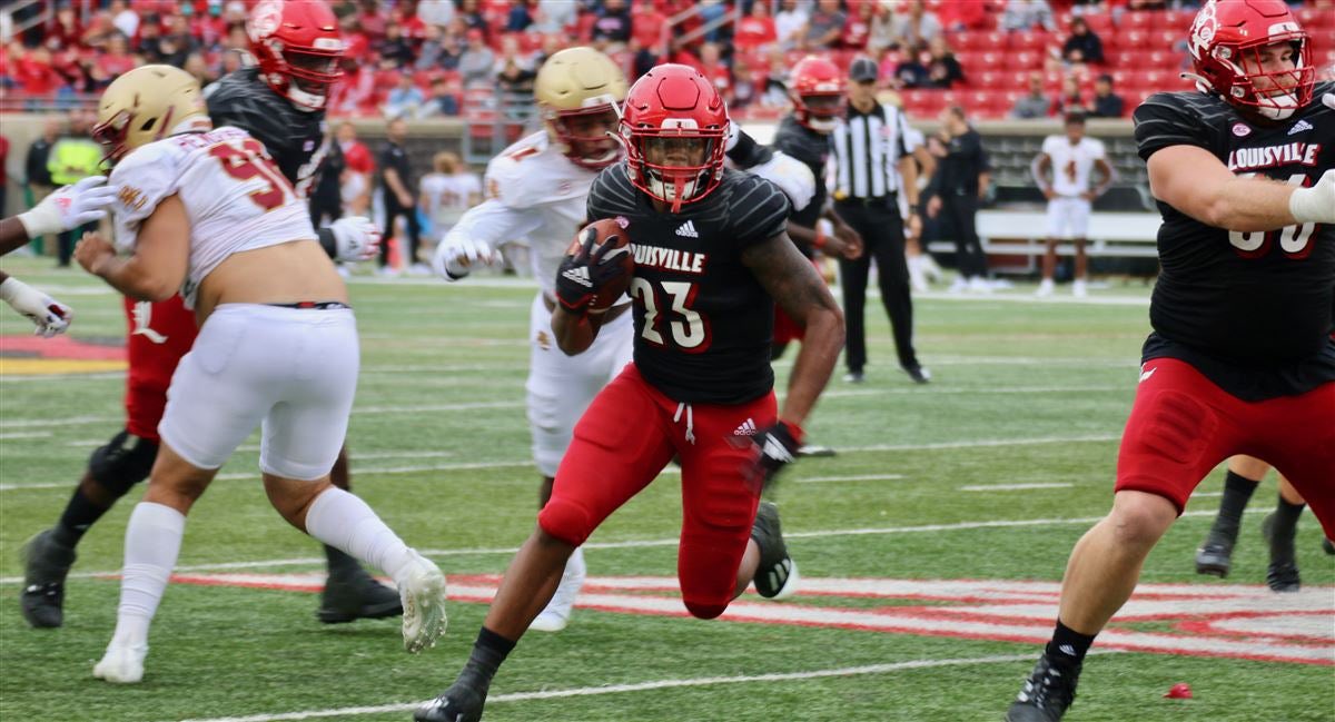TheAmirBrown's tweet photo. After a conversation with @RRACKLEY9 I’m blessed and honored to receive an offer from the University of Louisville!!! @JeffBrohm @MarkIvey90 @CoachCBarclay @AnnaH247 @adamgorney @RivalsFriedman @ChadSimmons_ @RamsFootballNC @mpholderman https://t.co/zSYu18iRGD