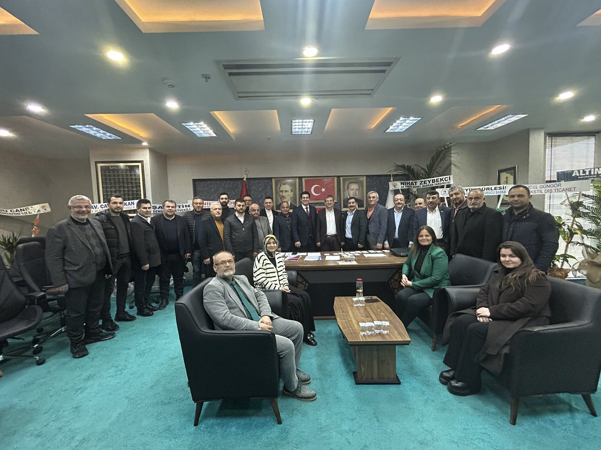 akpartidenizli's tweet photo. Önceki dönem AK Parti İl Başkanımız Sayın Yücel Güngör ve yönetim kurulu üyelerimiz, AK Parti Denizli İl Başkanımız Sayın Muhammet Subaşıoğlu’nu ziyaret etti.

Ziyaretlerinden dolayı kendilerine teşekkür ediyoruz. https://t.co/igcd5kFLH0