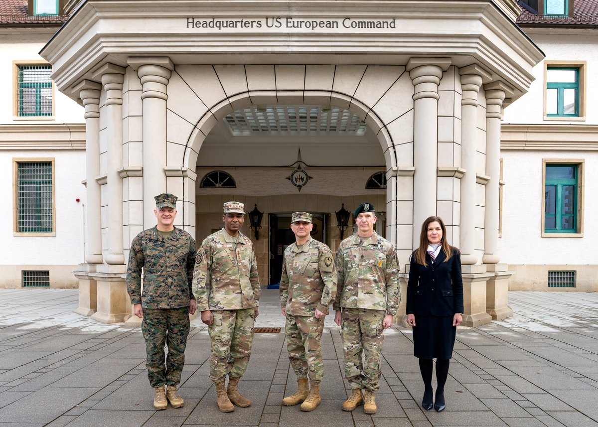 US_EUCOM's tweet image. Air Force Gen. Randall Reed, commander, US TRANSCOM  met with Marine Corps Lt. Gen. Robert C. Fulford, deputy commander, USEUCOM, to discuss security challenges in the region &amp;amp; their logistics mission in Europe, focusing on force projection and mobility readiness. #agileforces
