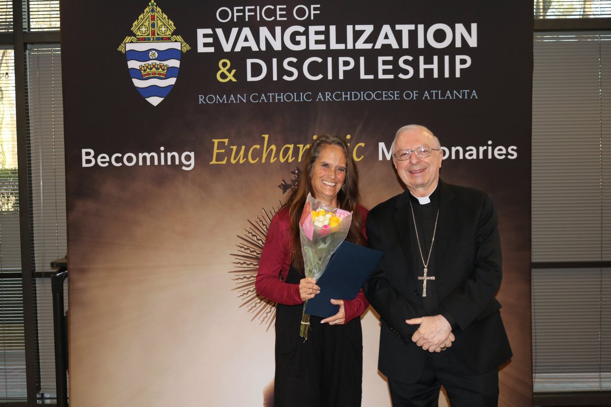 FormDisciples's tweet image. We also had our annual PCL Service awards, honoring those who have reached milestones serving the church anywhere from 5 to 25 years.

This year we even had one who celebrated 30 years!

#PCLs #serviceaward #archatl #catholic