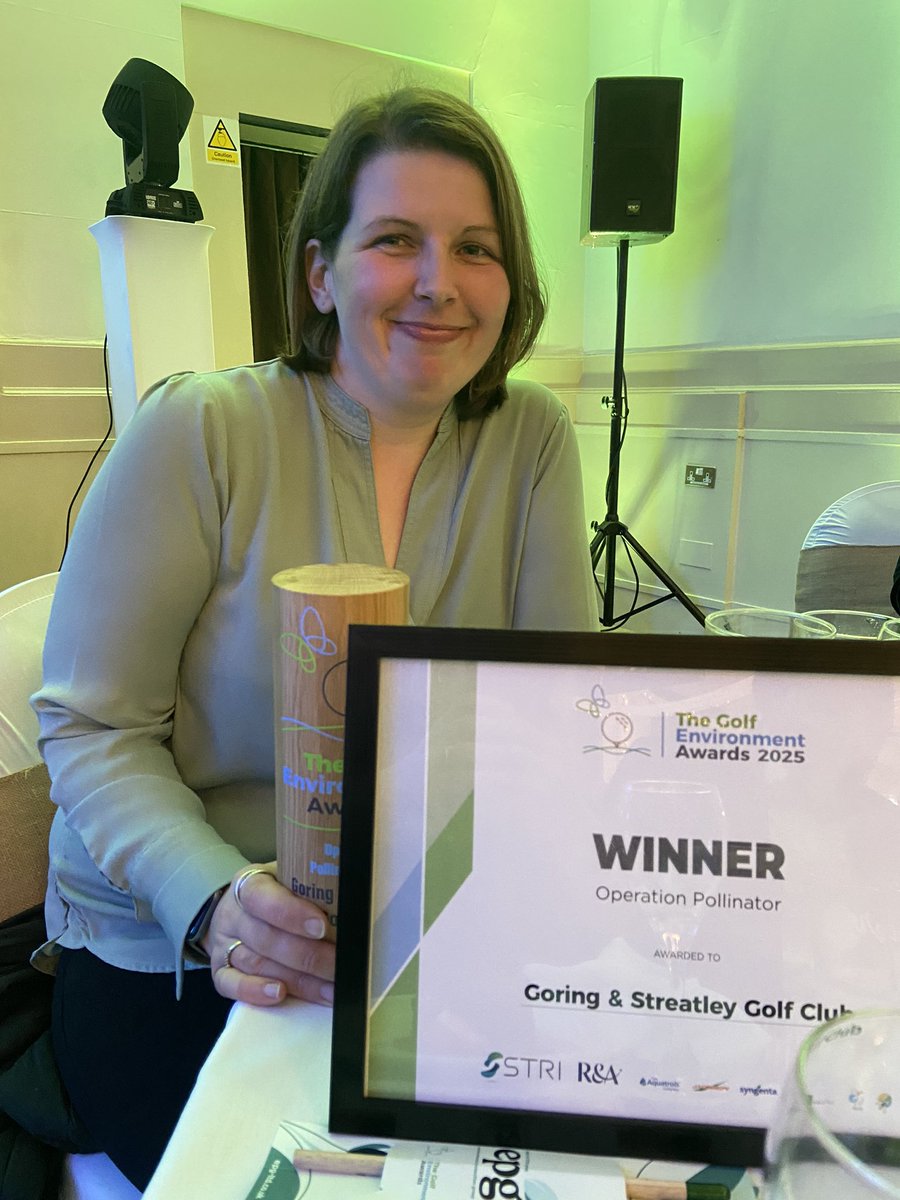 SarahhughesNSch's tweet image. What an inspirational evening at the @golfenvawards hosted by @strigroup_ at #BTME2025 massive congratulations to @ClubGoring for winning @SyngentaTurfUK #operationpollinator award and Andy Reason @NorthHantsGC  for Conservation Champ 🙌🌍⛳️🌳🐝🦋🐞