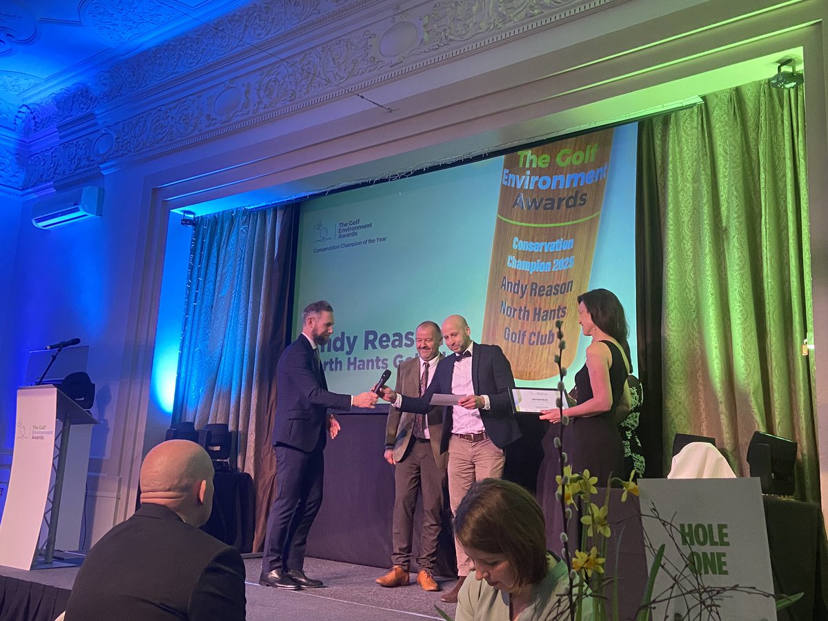 SarahhughesNSch's tweet image. What an inspirational evening at the @golfenvawards hosted by @strigroup_ at #BTME2025 massive congratulations to @ClubGoring for winning @SyngentaTurfUK #operationpollinator award and Andy Reason @NorthHantsGC  for Conservation Champ 🙌🌍⛳️🌳🐝🦋🐞