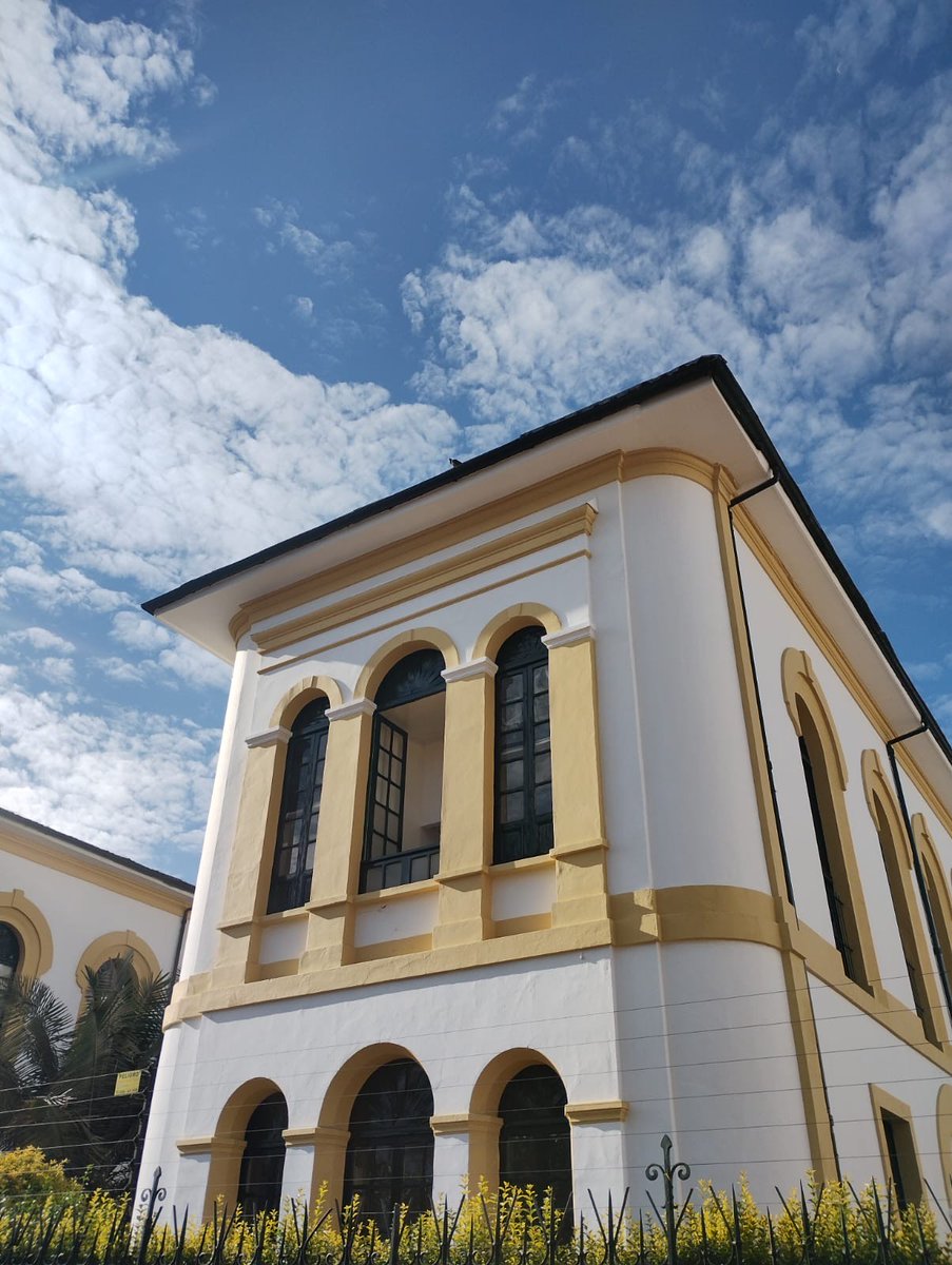 BiblioFucs's tweet photo. ¡Buenos días desde el Hospital de San José Centro! 🌞 

Un día lleno de oportunidades bajo un cielo espectacular. 🌤️ Que su jornada esté llena de salud, alegría y buenos momentos. 

#SoyFucs #Salud #HospitaldeSanJosé https://t.co/2REPLtq0C0