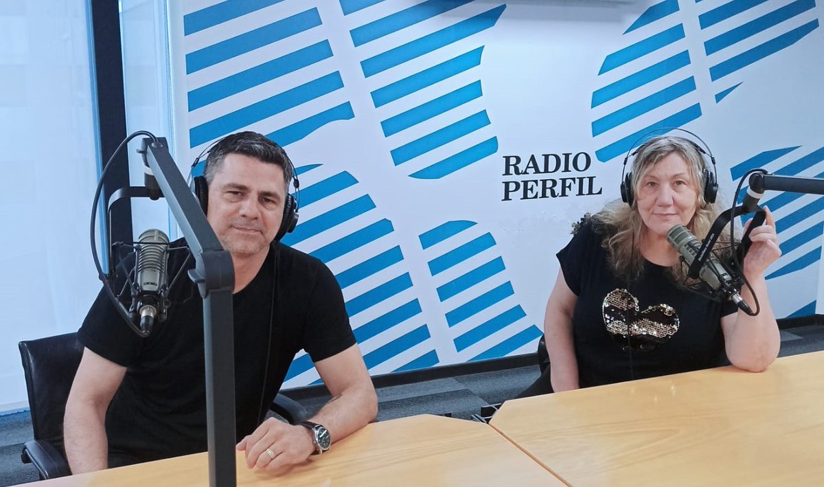 Perfil1190's tweet photo. #ShowAttacK🔵📻 | Escuchá en vivo @showattackok con @pavonmariano @monicaneffke y un gran equipo hasta las 18 hs. por #RadioPerfilAM 1190
@perfilcom 👇
https://t.co/Mh1Pmo5KFN https://t.co/4p6prdH80d