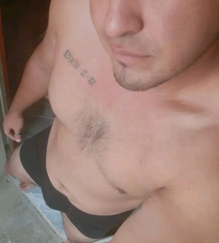 Fernando_ro92's tweet photo. Claro que tengo metas, pero lo más rico sería que te lo meta 😈🐻🙊🙈 https://t.co/j8v3qSUi6i