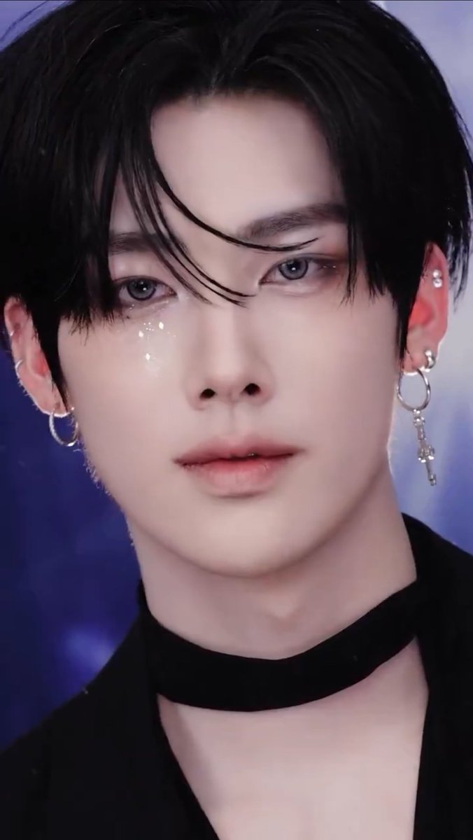 shimrick__'s tweet photo. people will never be ready for male idols with heavier makeup but ricky looks so beautiful and i hope risabae knows she did a wonderful job 💗 i hope ricky will continue to explore however he wants to after all its his own face and he will look good no matter what https://t.co/sy0zQ3Y0eZ