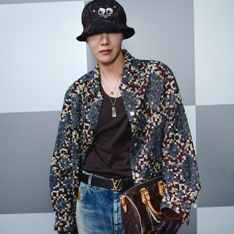 LouisVuitton's tweet photo. Men's Fall-Winter 2025 Show. House Ambassadors and friends of the House #jhope, #TravisScott, #ShoHirano, #BradleyCooper, and #VictorWembanyama attended #LVMenFW25.

#LouisVuitton