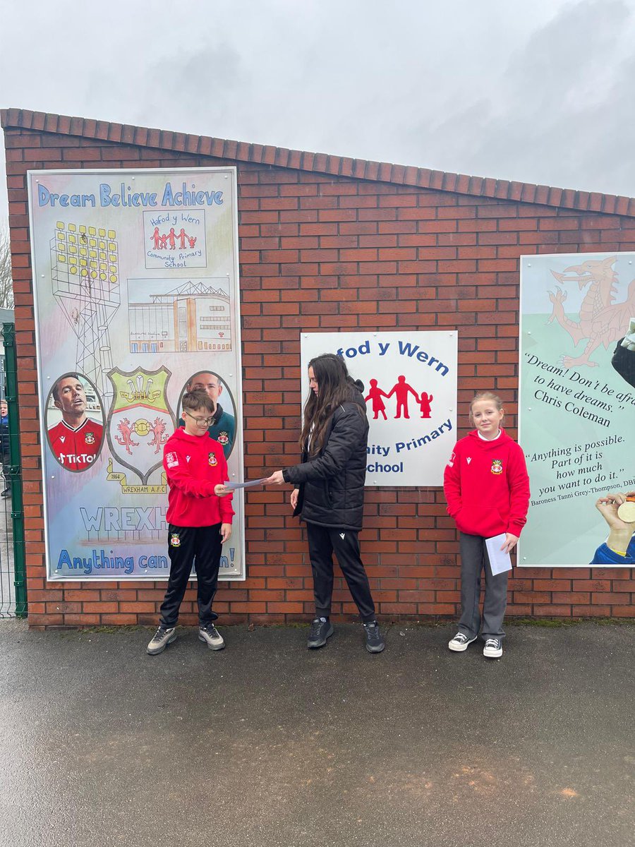 Our football champions are ready to be mascots for tonight’s game <a href="/Wrexham_AFC/">Wrexham AFC</a> vs Birmingham City, our pupils attending can’t wait to cheer them on and support our city ⚽️🔴🏴󠁧󠁢󠁷󠁬󠁳󠁿 <a href="/WXMstrikerR9/">Rosie Hughes</a> <a href="/VancityReynolds/">Ryan Reynolds</a> <a href="/RMcElhenney/">Rob Mac</a>
